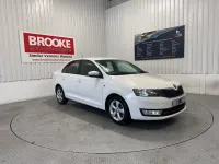 Used Skoda Rapid SE 2014 White Hatchback