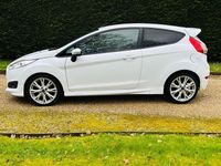 Used Ford Fiesta Zetec 2013 White Hatchback