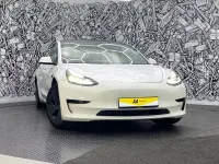 Używany Tesla Model 3 Standard Range Plus 366 kW (498 KM) 2021 Biały Sedan/Limuzyna