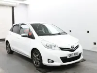 Used Toyota Yaris Trend 99 HP (72 kW) 2013 White Hatchback