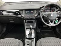 Begagnad Vauxhall Astra SRi 150 HK (110 kW) 2018 Silver Halvkombi