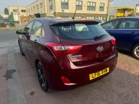 Used Hyundai i30 SE 120 HP (88 kW) 2016 Red Hatchback