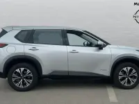 Usado Nissan X-Trail Acenta Premium 213 HP (156 kW) 2024 Prateado SUV