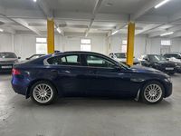Begagnad Jaguar XE Prestige 2016 Blå Sedan
