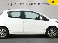 Used Toyota Yaris 100 HP (73 kW) 2018 White Hatchback