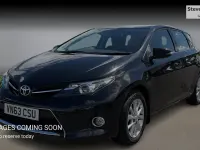 Used Toyota Auris 132 HP (97 kW) 2013 Black Hatchback