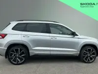Usado Skoda Karoq SportLine 150 HP (110 kW) 2021 Prateado SUV
