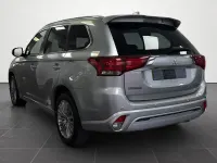 Używany Mitsubishi Outlander P-HEV 2019 Srebrny SUV