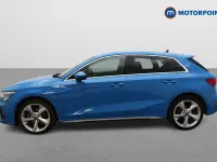 Begagnad Audi A3 e-tron S-Line 2023 Blå Halvkombi