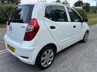 Used Hyundai i10 Classic 85 HP (62 kW) 2012 White Hatchback