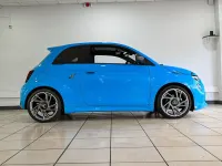 Begagnad Abarth 500e Scorpionissima 114 kW (155 HK) 2024 Halvkombi