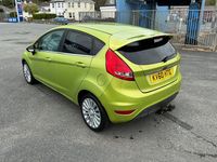 Usado Ford Fiesta Titanium 2010 Verde Utilitario