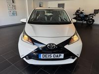 Used Toyota Aygo X-play 69 HP (50 kW) 2015 White Hatchback