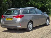 Used Toyota Auris Hybrid 136 HP (100 kW) 2014 Bronze Estate