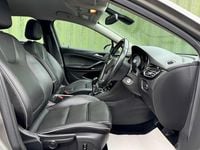 Second-hand Vauxhall Astra Elite 150 CP (110 kW) 2016 Gri Hatchback
