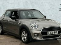 Usado Mini Cooper Classic 134 HP (98 kW) 2020 Prateado Citadino