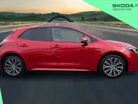 Used Toyota Corolla Design 122 HP (89 kW) 2019 Red Hatchback