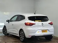 Used Renault Clio Iconic 85 HP (62 kW) 2020 White Hatchback