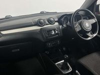 Begagnad Suzuki Swift 90 HK (66 kW) 2019 Röd Halvkombi