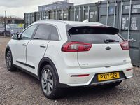 Used Kia Niro 139 HP (102 kW) 2017 White SUV