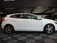 Used Volvo V40 SE 190 HP (139 kW) 2015 White Hatchback