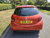 Second-hand Peugeot 208 Allure 2018 Portocaliu Hatchback