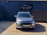 Używany Mitsubishi Outlander P-HEV 177 KM (130 kW) 2018 Szary Kombi
