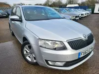 Usado Skoda Octavia SE 105 CV (77 kW) 2013 Plateado Familiar