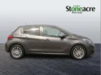 Used Peugeot 208 Signature Sky 80 HP (58 kW) 2019 Grey Hatchback