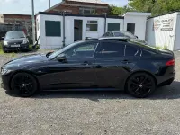 Usado Jaguar XE R-Sport 180 HP (132 kW) 2016 Preto Sedan