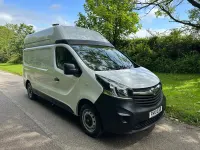 Usado Vauxhall Vivaro 125 HP (91 kW) 2019 Branco Monovolume