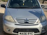 Usado Citroën C3 109 HP (80 kW) 2006 Prateado Citadino