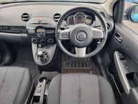 Begagnad Mazda 2 2012 Blå Halvkombi