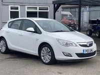 Used Vauxhall Astra Excite 2011 White Hatchback