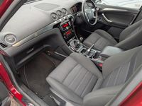 Used Ford S-MAX Titanium 140 HP (102 kW) 2015 Red MPV