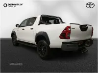 Używany Toyota HiLux 204 KM (150 kW) 2025 Biały Pickup