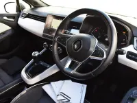 Used Renault Clio V Techno 90 HP (66 kW) 2023 White Hatchback