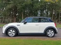 Used Mini Cooper Classic 136 HP (100 kW) 2021 White Hatchback