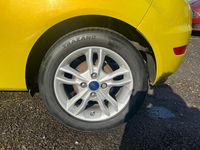 Used Ford Fiesta Zetec 82 HP (60 kW) 2015 Yellow Hatchback