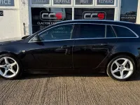 Begagnad Vauxhall Insignia SRi 160 HK (117 kW) 2011 Svart Kombi