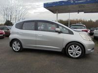 Begagnad Honda Jazz EX 100 HK (73 kW) 2009 Silver Halvkombi