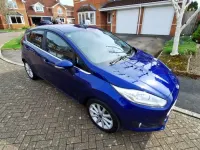 Begagnad Ford Fiesta Titanium 2017 Blå Halvkombi