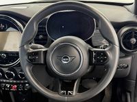 Używany Mini Cooper Exclusive 134 KM (98 kW) 2024 Czarny Hatchback