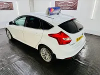 Used Ford Focus Zetec 125 HP (91 kW) 2014 White Hatchback