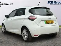 Used Renault Zoe Iconic 80 kW (109 HP) 2022 White Hatchback
