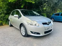 Used Toyota Auris 124 HP (91 kW) 2007 Silver Hatchback