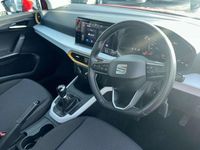 Begagnad Seat Arona SE Technology 94 HK (69 kW) 2023 Röd SUV