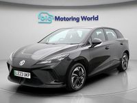 Begagnad MG MG4 EV SE 319 kW (435 HK) 2023 Svart Halvkombi