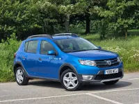 Used Dacia Sandero Lauréate 90 HP (66 kW) 2015 Blue Hatchback