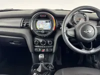 Używany Mini Cooper Hatch 134 KM (98 kW) 2016 Srebrny Hatchback